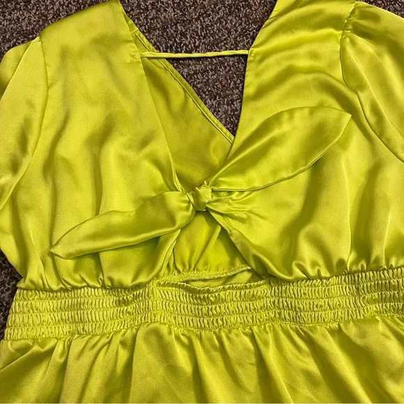 Torrid Vibrant Lime Green Long Sleeve Blouse - Picture 6 of 7